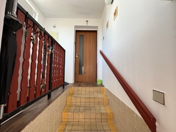 vstupní chodba - Prodej domu 155 m², Kryry