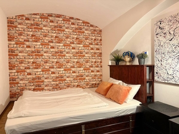 Hlavní místnost detail - Prodej bytu atypický v osobním vlastnictví 20 m², Praha 1 - Nové Město