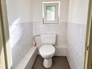 WC - Prodej chaty / chalupy 67 m², Jesenice
