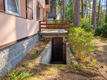 sklep pod terasou - Prodej chaty / chalupy 67 m², Jesenice