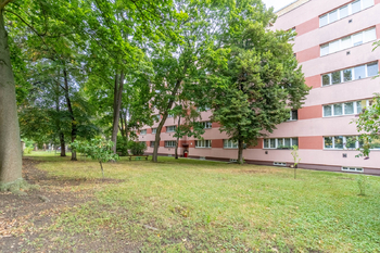 Naše zahrada - Prodej bytu 1+1 v družstevním vlastnictví 48 m², Praha 4 - Krč
