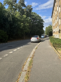parkování za domem - Pronájem bytu 2+1 v osobním vlastnictví 66 m², Praha 5 - Hlubočepy