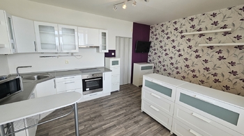 Pronájem bytu 1+kk v osobním vlastnictví 30 m², Praha 4 - Kamýk