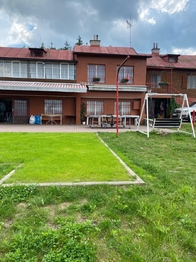 Pohled na chatu od přehrady - Prodej chaty / chalupy 400 m², Brno