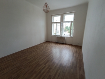 Pronájem bytu 2+1 v osobním vlastnictví 48 m², Praha 10 - Vršovice