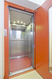 výtah - Prodej bytu 2+1 v osobním vlastnictví 56 m², Praha 10 - Záběhlice