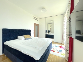 ložnice I - Pronájem bytu 4+kk v osobním vlastnictví 129 m², Praha 4 - Nusle