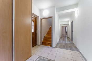 Prodej domu 263 m², Okrouhlo