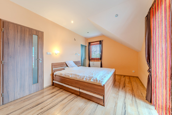 ložnice - Prodej domu 147 m², Tmaň