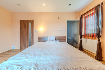 ložnice - Prodej domu 147 m², Tmaň