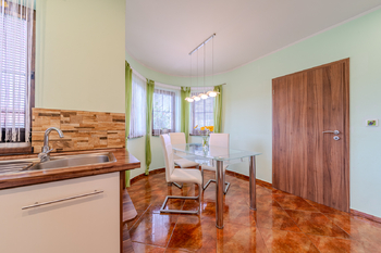 jídelna - Prodej domu 147 m², Tmaň