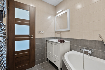 Prodej bytu 2+1 v osobním vlastnictví 61 m², Karlovy Vary