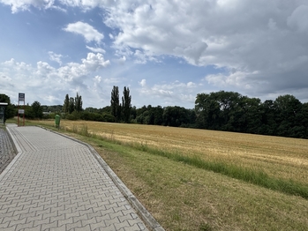 foto z okolí - Prodej domu 180 m², Praha 10 - Uhříněves
