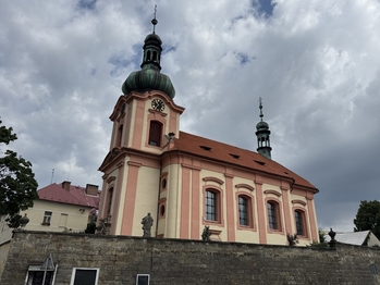 dominanta Uhříněvsi - kostelík - Prodej domu 180 m², Praha 10 - Uhříněves