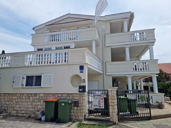 Prodej domu 257 m², Kožino