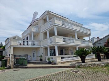 Prodej domu 257 m², Kožino