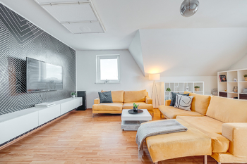 Prodej domu 300 m², Malý Újezd