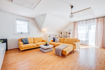 Prodej domu 300 m², Malý Újezd