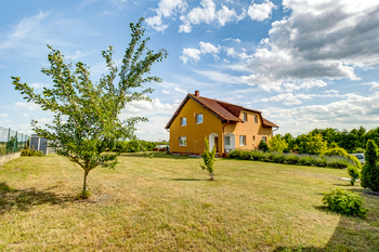 Prodej domu 300 m², Malý Újezd