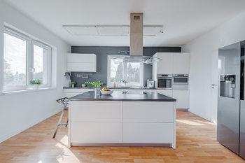 Prodej domu 300 m², Malý Újezd