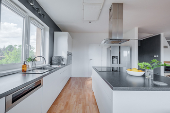 Prodej domu 300 m², Malý Újezd