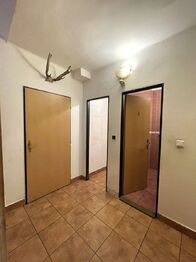 Prodej domu 401 m², Křimov