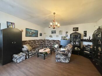 obývací pokoj ve 2.NP - Prodej domu 401 m², Křimov