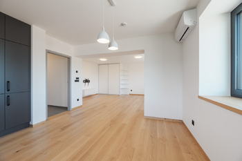 Obývací pokoj s kuch. koutem - Pronájem bytu atypický v osobním vlastnictví 144 m², Lanškroun