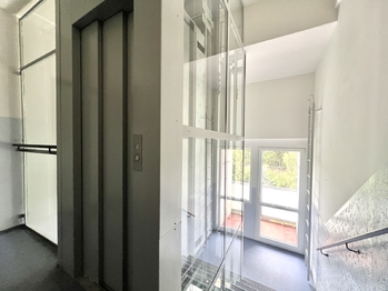 Prodej bytu 2+1 v osobním vlastnictví 65 m², Chomutov
