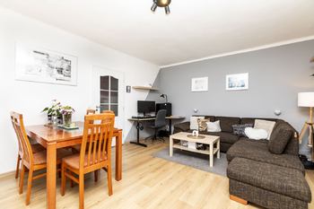 Obývací pokoj - Pronájem bytu 2+1 v osobním vlastnictví 56 m², Roudnice nad Labem