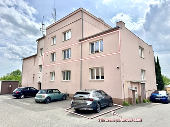 Pohled na dům - Pronájem bytu 2+1 v osobním vlastnictví 56 m², Roudnice nad Labem 