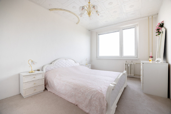 Hlavní ložnice - Prodej bytu 3+kk v osobním vlastnictví 75 m², Praha 4 - Chodov
