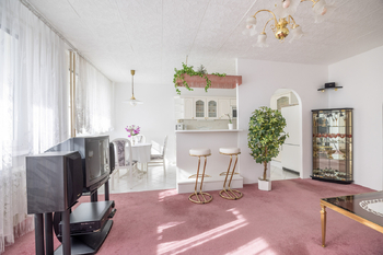Obývací pokoj s jídelnou a kuchyní - Prodej bytu 3+kk v osobním vlastnictví 75 m², Praha 4 - Chodov 