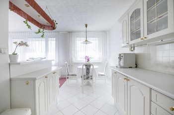 Kuchyně s jídelnou - Prodej bytu 3+kk v osobním vlastnictví 75 m², Praha 4 - Chodov