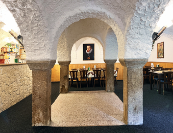 Historické kamenné pilíře - Prodej ubytovacího zařízení 510 m², Jindřichovice