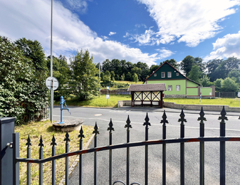 Zastávka naproti domu - Prodej ubytovacího zařízení 510 m², Jindřichovice