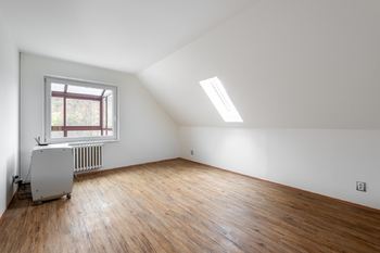 Prodej domu 330 m², Měchenice