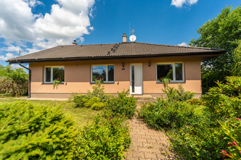 Prodej domu 160 m², Rostoklaty