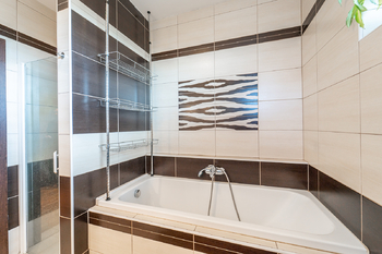 Prodej domu 160 m², Rostoklaty