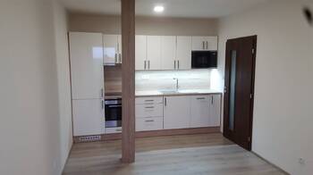 Pronájem bytu 2+kk v osobním vlastnictví 55 m², Rostoklaty