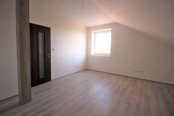 Pronájem bytu 2+kk v osobním vlastnictví 55 m², Rostoklaty