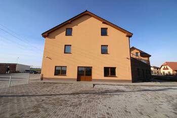 Pronájem bytu 2+kk v osobním vlastnictví 55 m², Rostoklaty