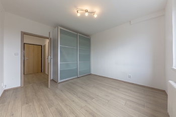 ložnice - Prodej bytu 2+kk v osobním vlastnictví 39 m², Praha 4 - Krč