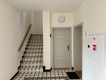 chodba domu - Pronájem bytu 3+kk v družstevním vlastnictví 54 m², Prachatice