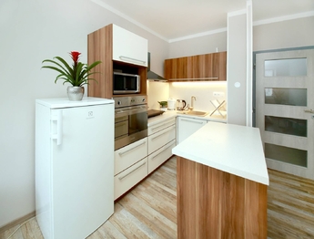 Pronájem bytu 1+kk v osobním vlastnictví 29 m², Praha 4 - Modřany