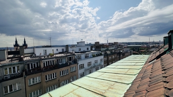 Výhled z okna - Pronájem bytu 1+kk v osobním vlastnictví 42 m², Praha 7 - Holešovice