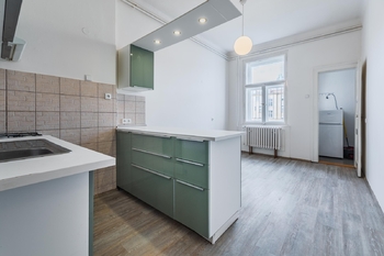 Samostatná kuchyň - Pronájem bytu 2+1 v osobním vlastnictví 90 m², Praha 2 - Vinohrady