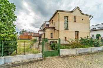 Prodej domu 302 m², Praha 9 - Dolní Počernice