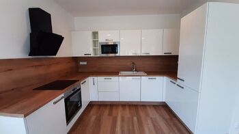 Kuchyňský kout - Pronájem domu 80 m², Postřižín