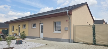 Dům z ulice - Pronájem domu 80 m², Postřižín
